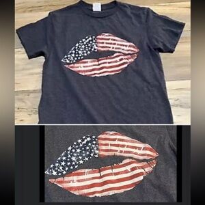 Women's Size Small - American Flag - Lips - Stars & Stripes - Soft T-Shirt